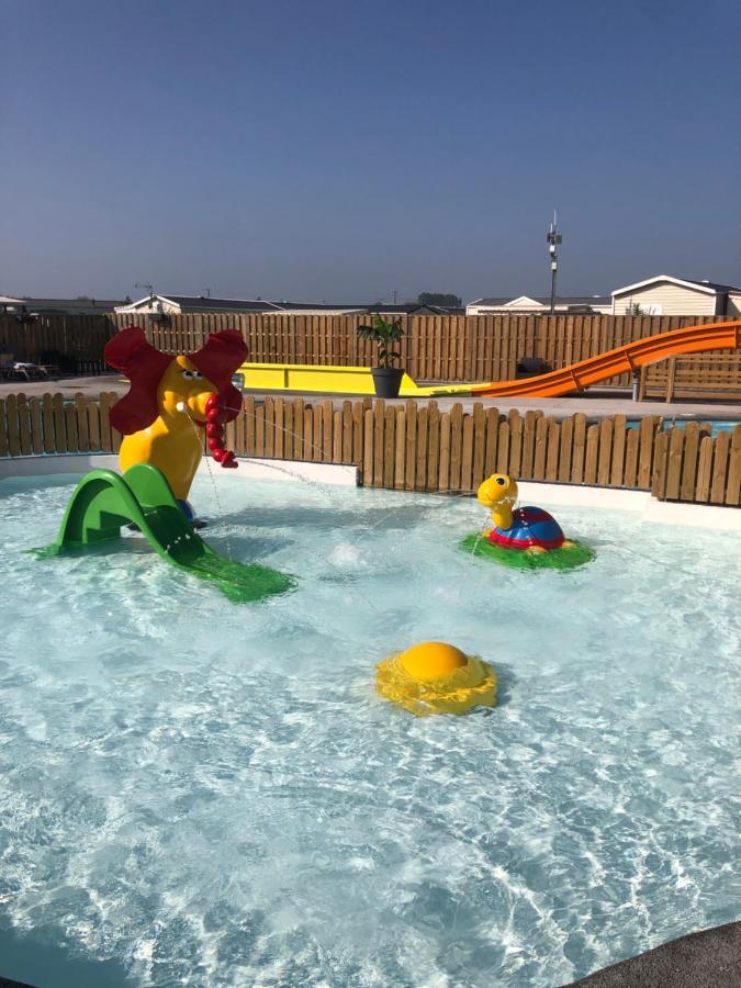 Camping La Garenne De Moncourt Rue  Dış mekan fotoğraf