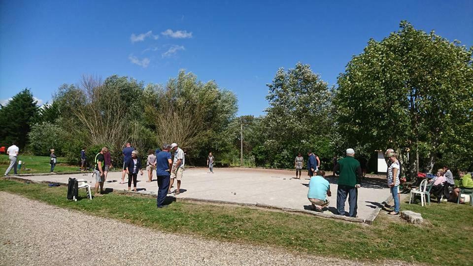 Camping La Garenne De Moncourt Rue  Dış mekan fotoğraf