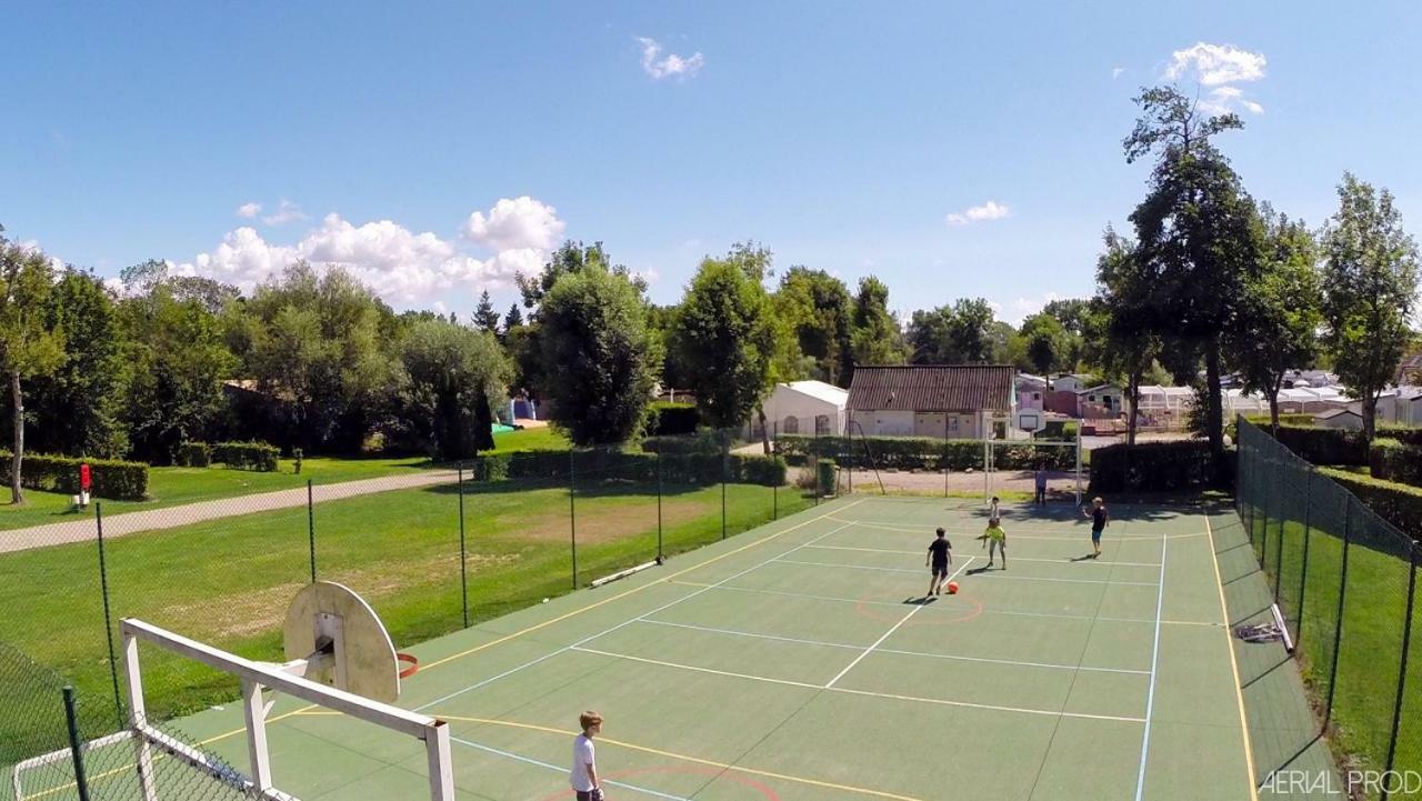 Camping La Garenne De Moncourt Rue  Dış mekan fotoğraf